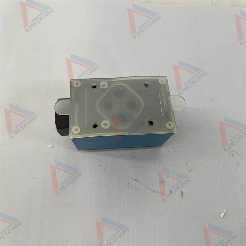 MK-MM0903239 | DIRECTIONAL VALVE ASSEMBLY