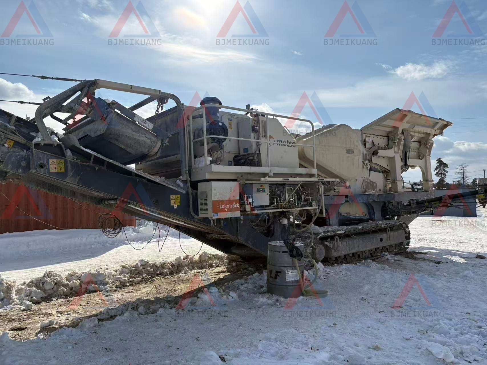 Product Maintenance Service for The Large Diamond Mine in The Mirny