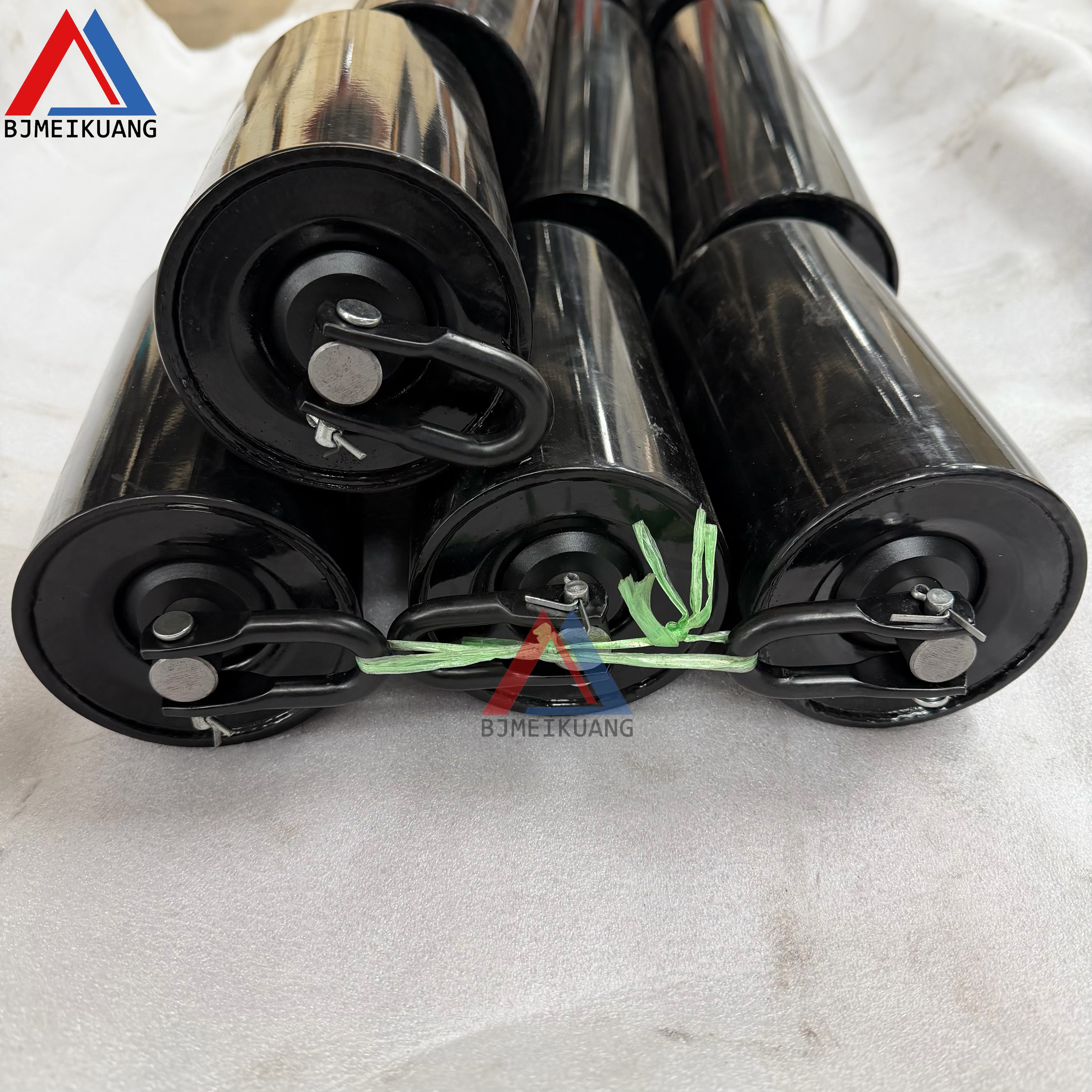 MK-N03906820 | Roller assembly