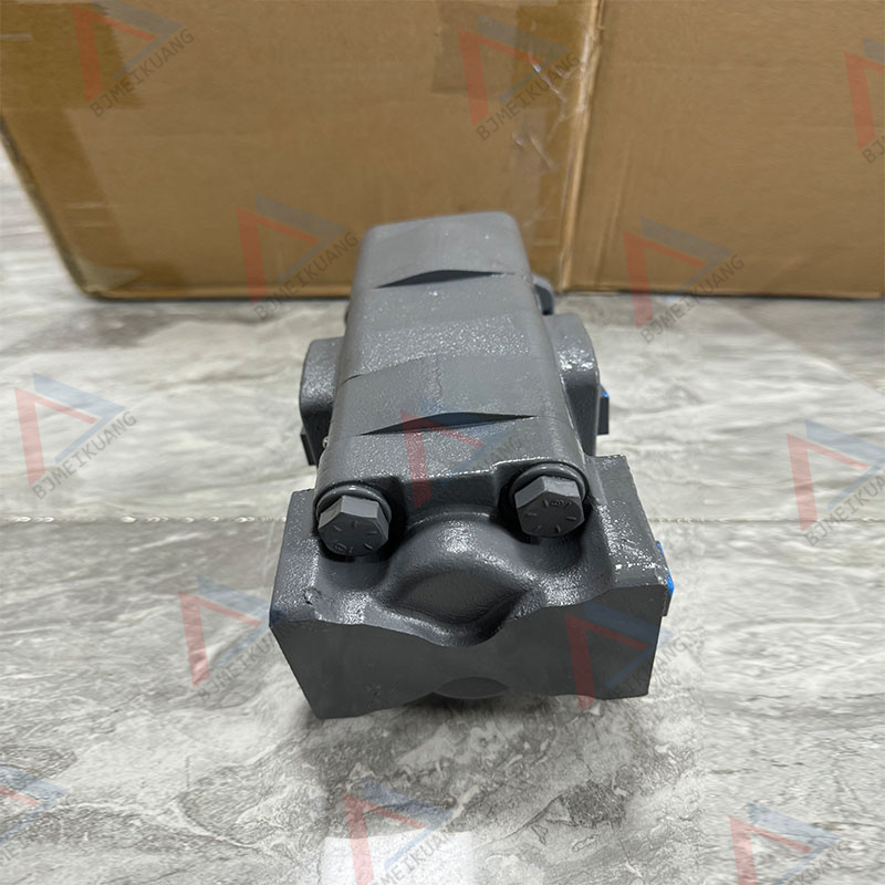 MK-MM0334642 | Lubricating pump/Hydraulic pump