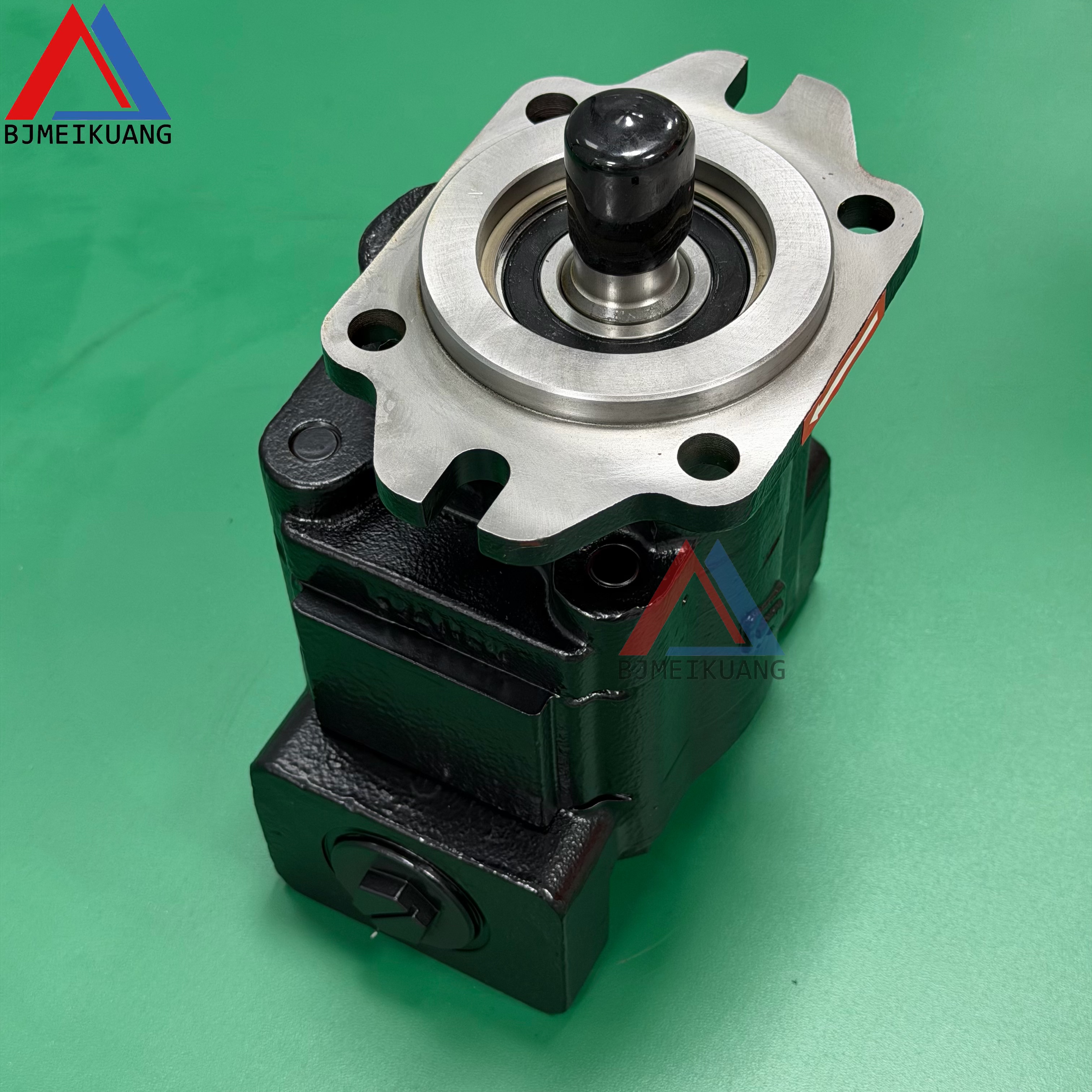 MK-MM0211917 | lubrication pump，NEW