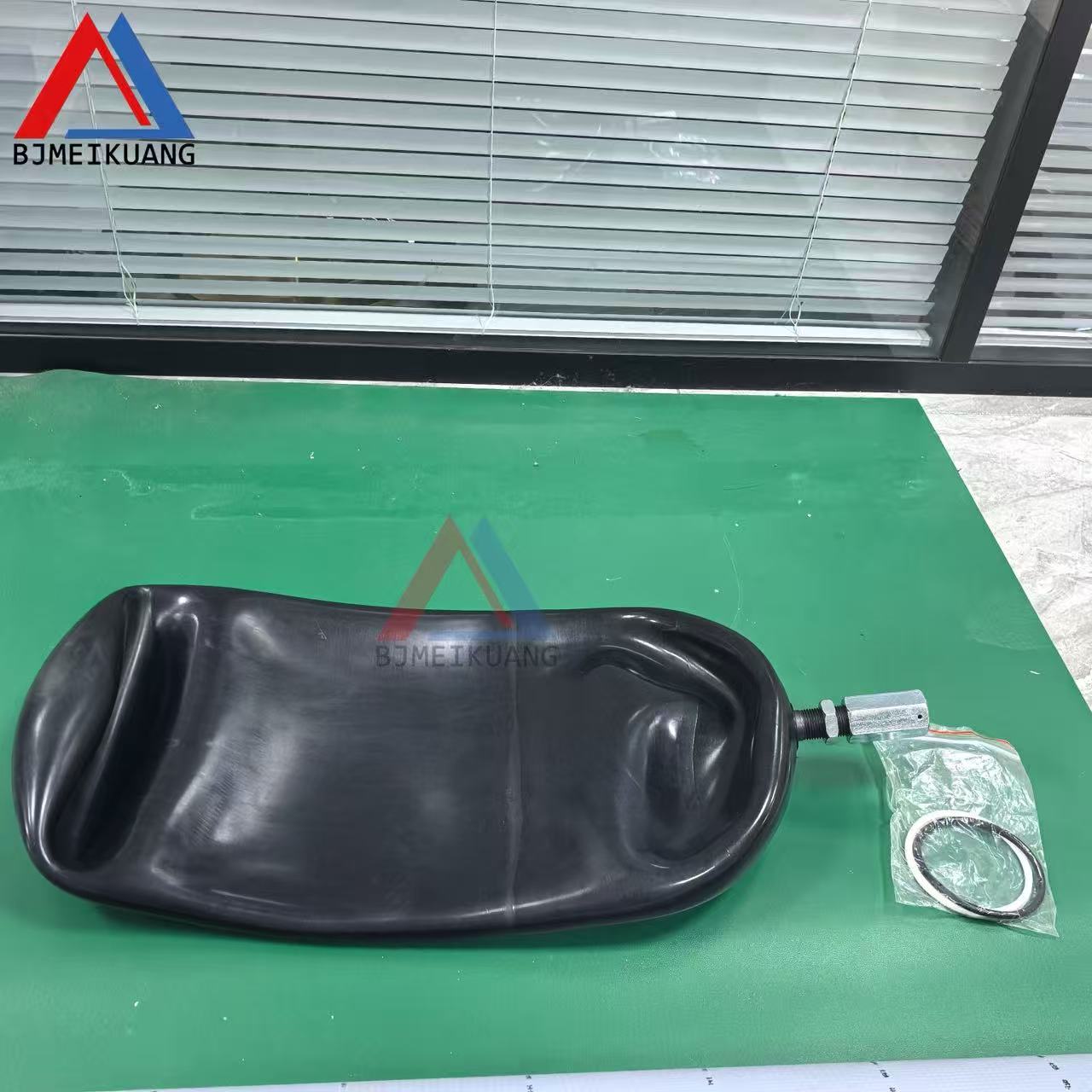 MK-MM0300395 | BLADDER, SUIT FOR MP800