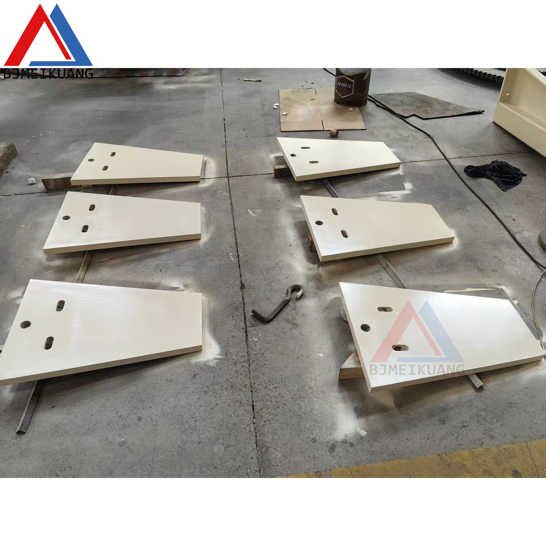 MK-589965 | CHEEK PLATE, LOWER,SUIT FOR C116