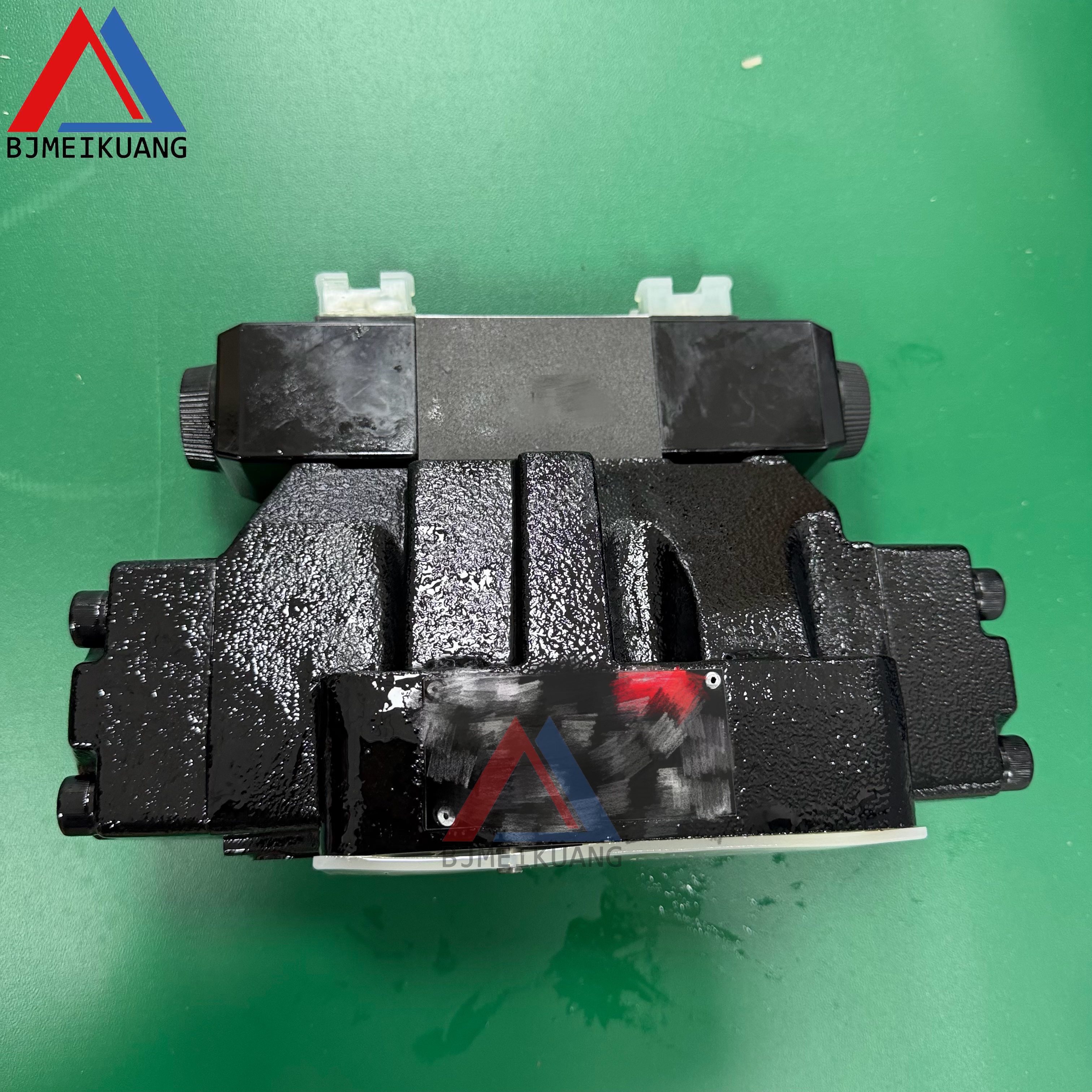 MK-MM0245210 | Directional Valve